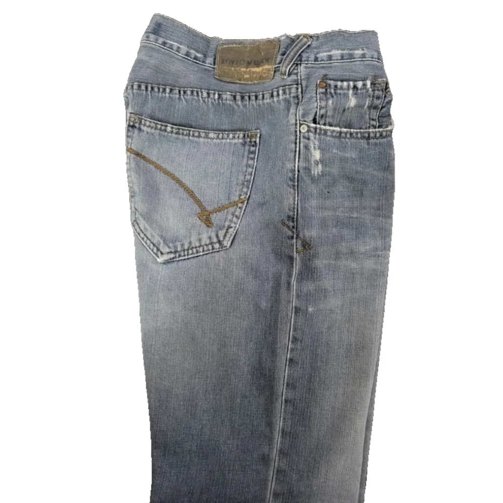 UNIONBAY Light Blue Distressed Jeans Size 32 X 32